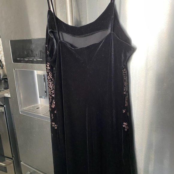 SABORA  SPAGHETTI STRAPS  LONG  DRESS . - Picture 3 of 4